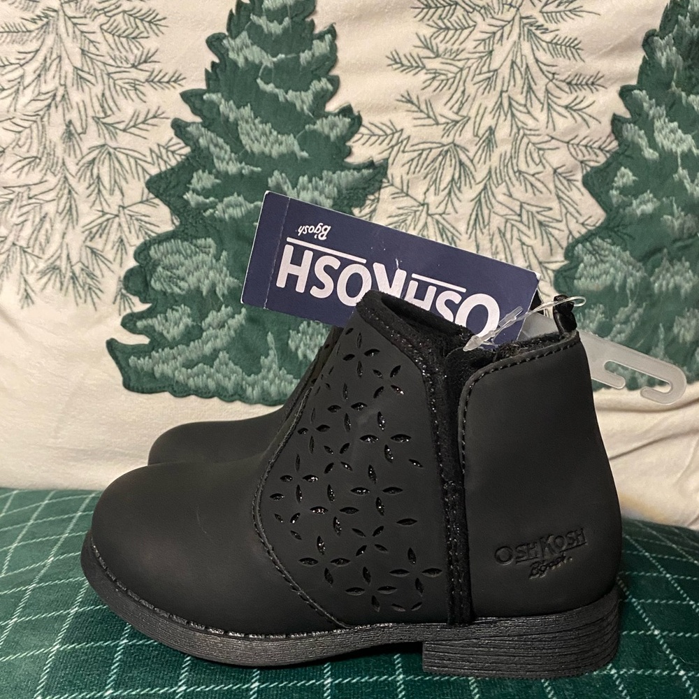 Black laser cute floral glitter accent booties - Picture 4 of 10